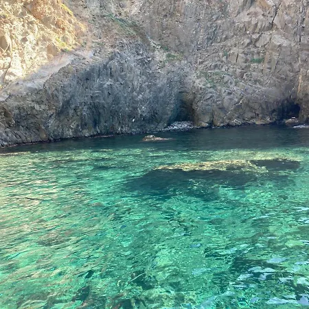 Casa Del Porticciolo Di Capraia